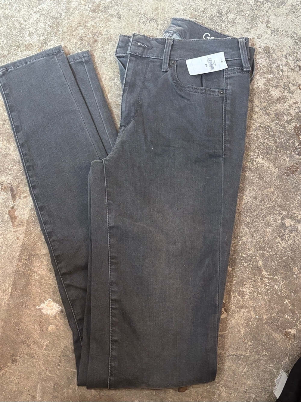 GAP Skinny Jeans in Dark Gray Wash